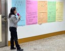 講座點評各組海報並產出小組討論成果