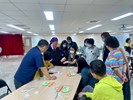 講師示範紙黏土雕塑