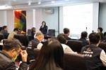 賴副市長向與會首長介紹講座經歷