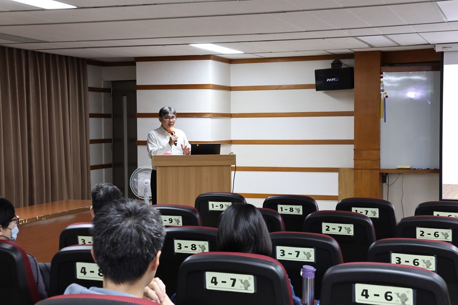 老師講解課程