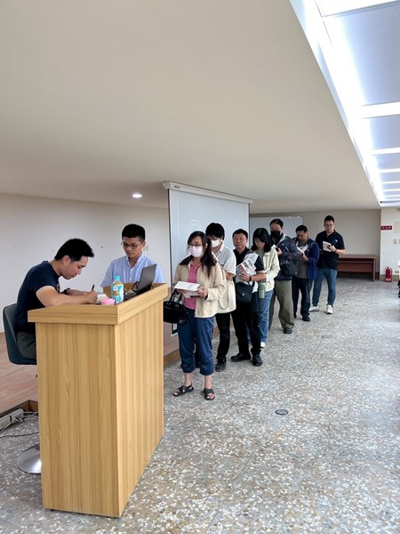 講師簽書