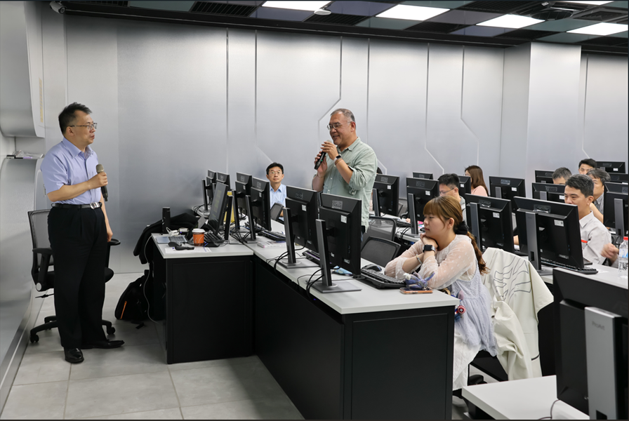 講師與學員互動