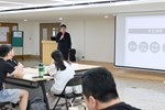 講師開場