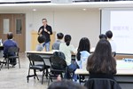 講師開場