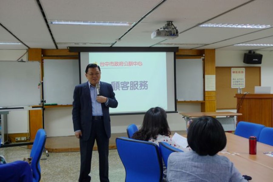 顧客服務講座:基德福來企管顧問公司王總經理時成