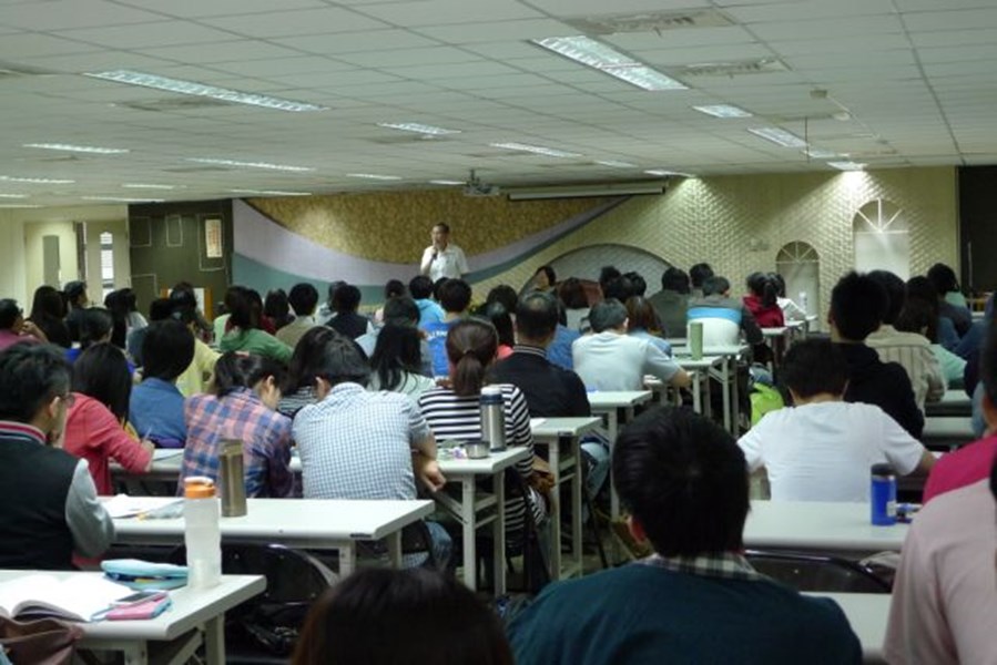 臺中市政府人事處粘主任秘書榮祥勉勵新進人員