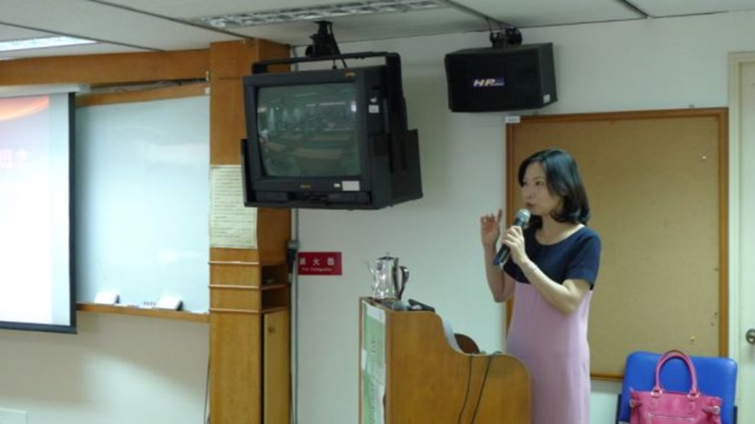 講座:財團法人婦女權益促進發展基金會黃副執行長鈴翔